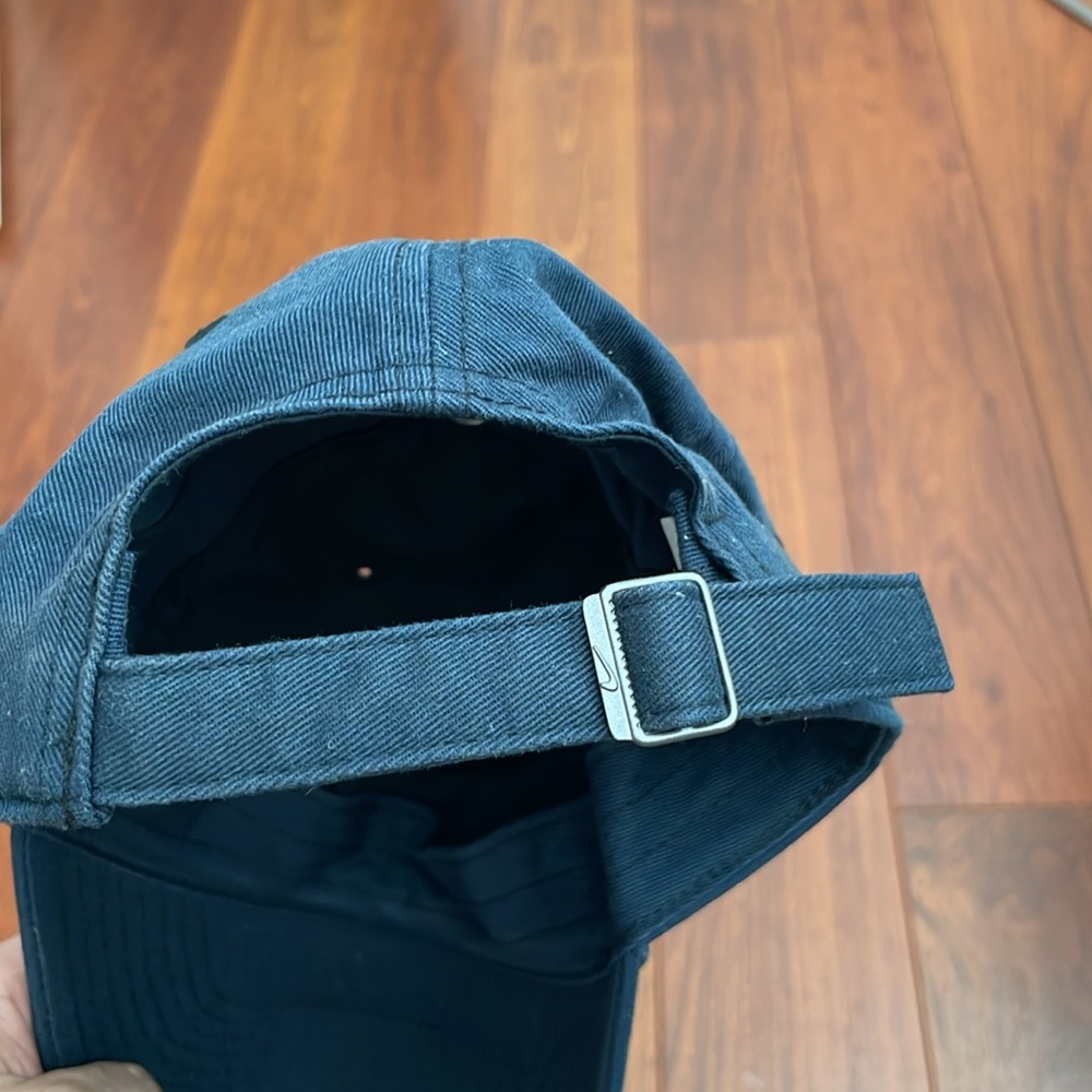 Nike hat - Picture 2 of 2